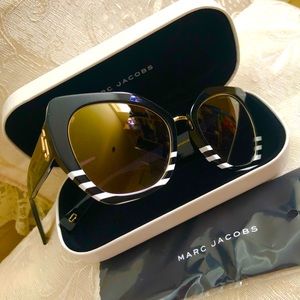 Authentic Marc Jacobs lady’s sunglasses in excellent condition.